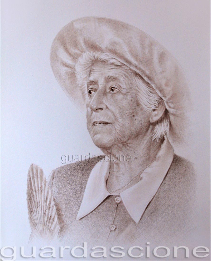 ritratto in seppia di vecchia signora con cappello e ventaglio