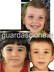 foto artista ritrattista pittore esegue ritratti